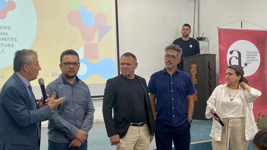 O atributo alt desta imagem está vazio. O nome do arquivo é foto-3-comite-1024x576.jpg