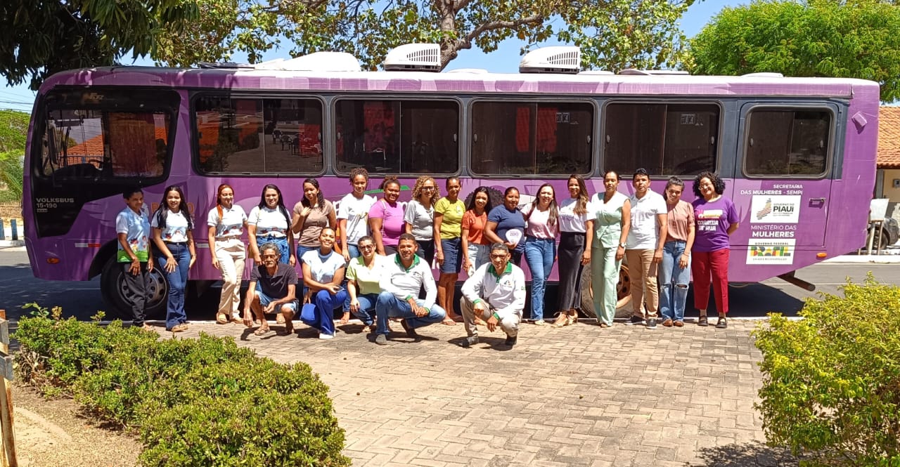 Ônibus Lilás leva acolhimento e serviços a mulheres de Canavieira – SEMPI
